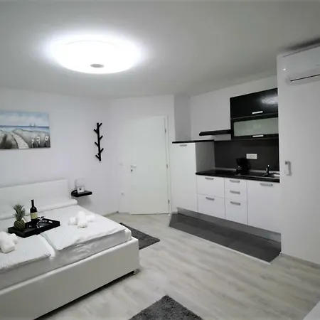 Arbel Apartments Porec Exterior photo